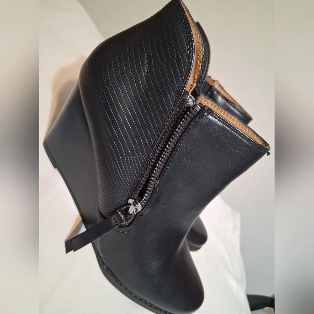 New Directions Black Leather Wedge Ankle Boots – Size 7.5M - Picture 8 of 9